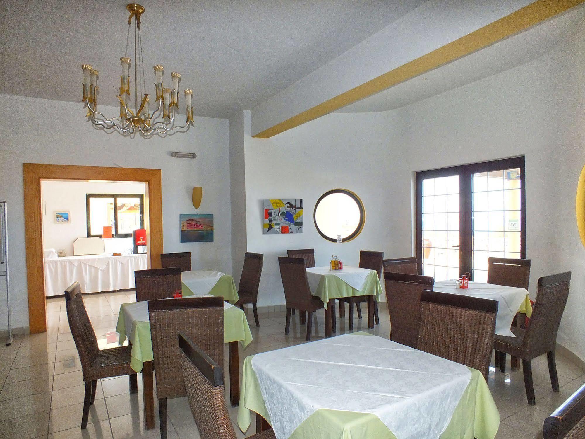 Golden Villas - Hotel Apartments & Villas Herszonisszosz Kültér fotó