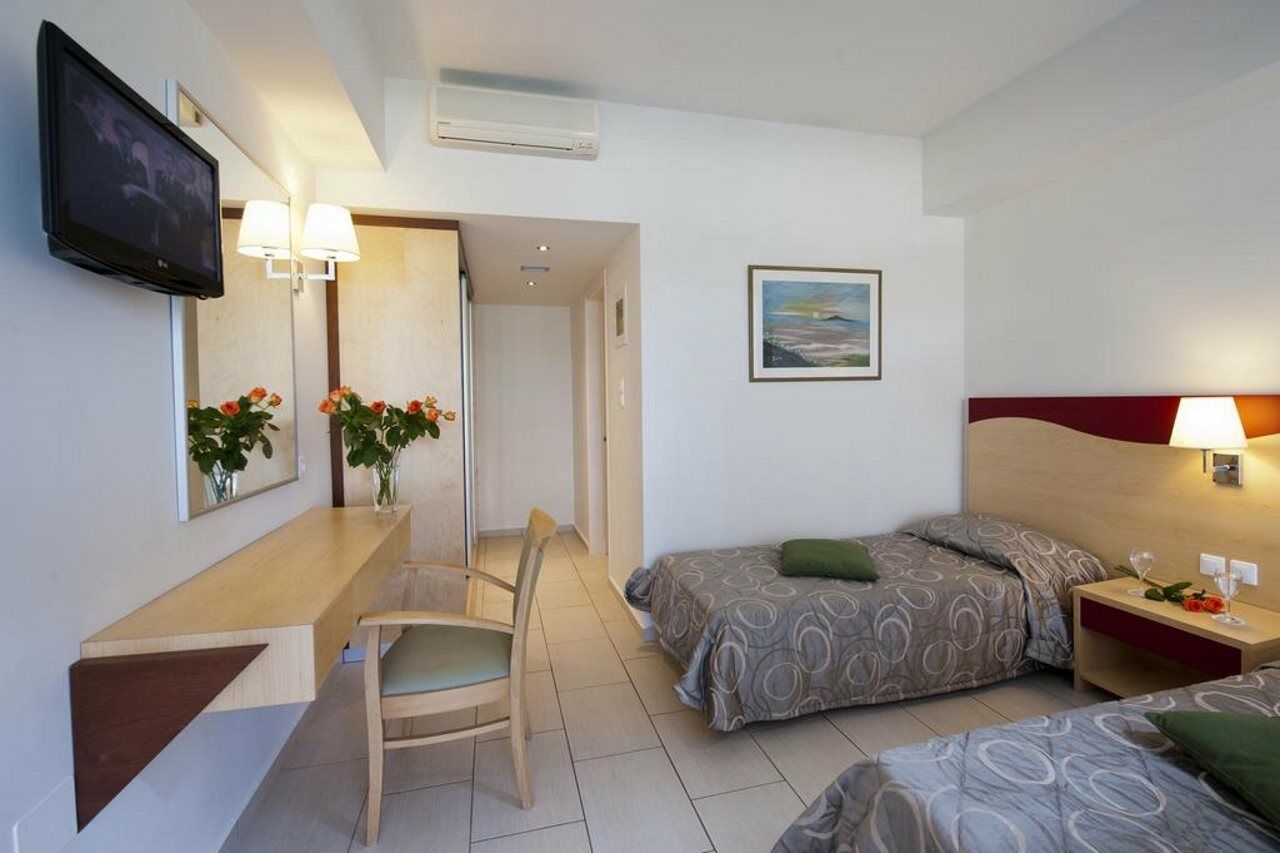 Golden Villas - Hotel Apartments & Villas Herszonisszosz Kültér fotó